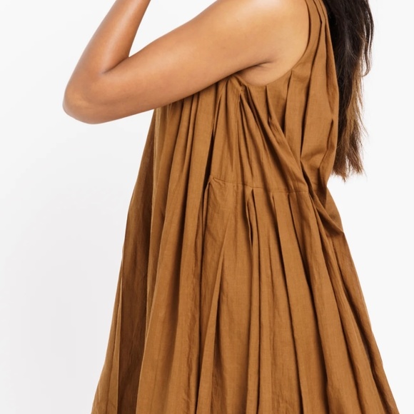 World of Crow Cinnamon Brown Extra Pleated Midi Dress - Picture 4 of 5
